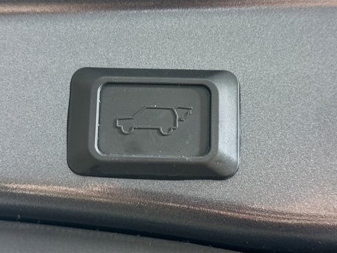 Used 2022 Toyota RAV4 XLE w/ Convenience Package image 29