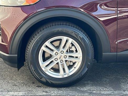 Certified 2022 Ford Explorer XLT image 6