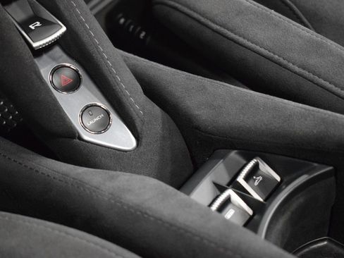 Used 2020 McLaren 720S Performance RWD image 35