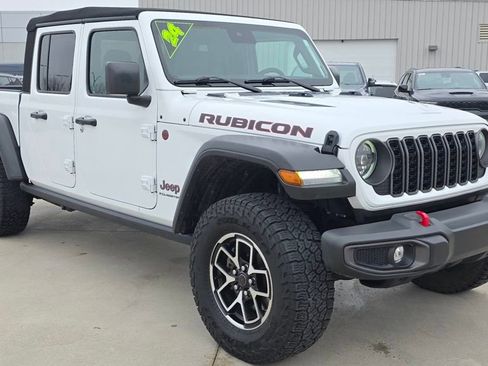 Used 2024 Jeep Gladiator Rubicon image 8