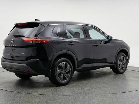 Used 2025 Nissan Rogue SV FWD image 9