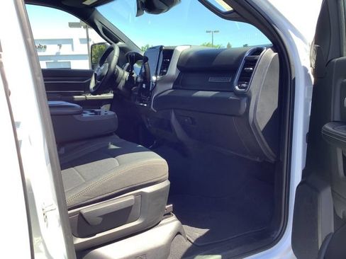 Used 2025 RAM 2500 Big Horn AWD/4WD image 36