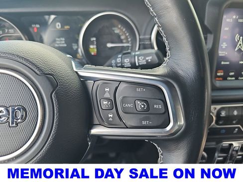 Used 2023 Jeep Wrangler Unlimited Sahara w/ Cold Weather Group AWD/4WD image 17