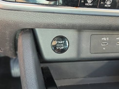 Certified 2025 Nissan Rogue SV FWD image 27