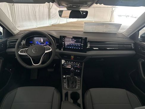 New 2026 Volkswagen Jetta SE FWD image 18
