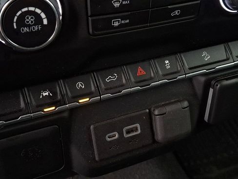 Used 2022 Chevrolet Silverado 1500 Custom Trail Boss w/ LPO, Dark Essentials Package image 21