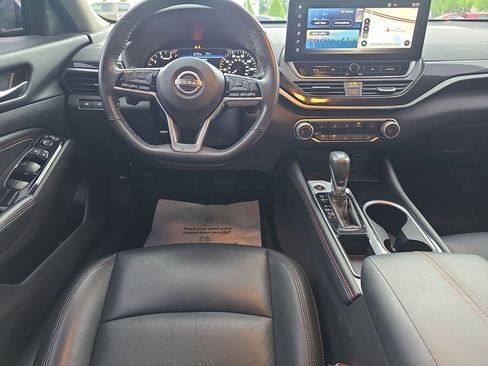 Used 2023 Nissan Altima 2.5 SR w/ SR Premium Package FWD image 19