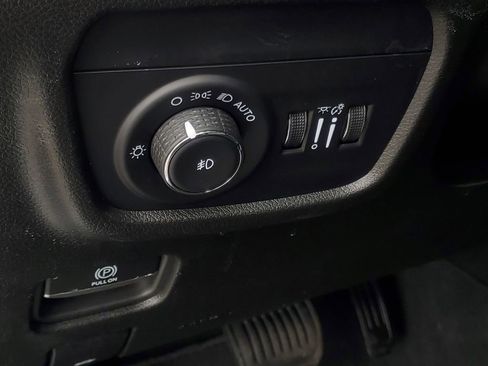 Used 2024 Jeep Grand Cherokee L Limited w/ Luxury Tech Group II image 16