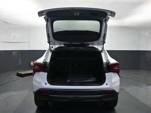 Used 2025 Chevrolet Trax ACTIV w/ Driver Confidence Package image 11