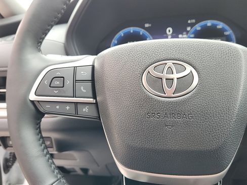 Certified 2025 Toyota Grand Highlander AWD image 19