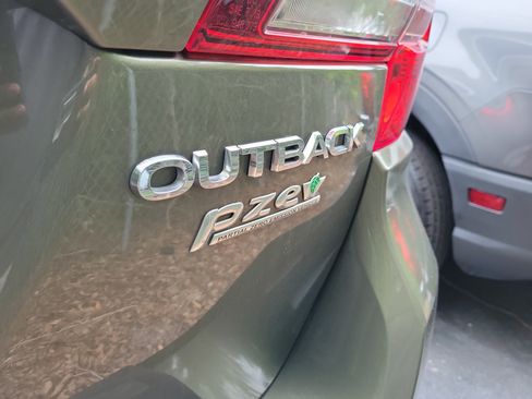 Used 2015 Subaru Outback 2.5i Limited AWD/4WD image 7