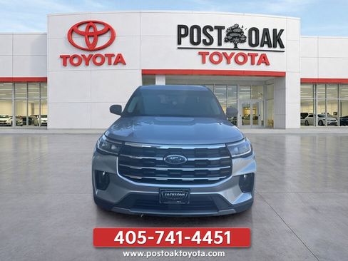 Used 2025 Ford Explorer Active w/ Active Comfort Package AWD/4WD image 4