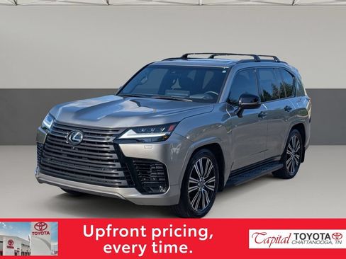 Used 2024 Lexus LX 600 4WD w/ Appearance Package image 4