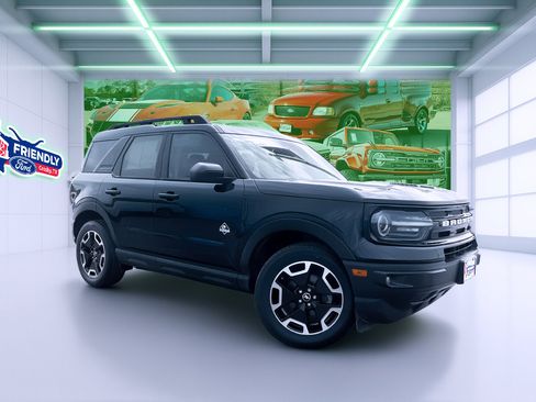 Used 2022 Ford Bronco Sport Outer Banks w/ Tech Package AWD/4WD image 1