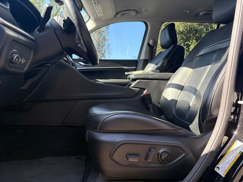 Used 2021 Jeep Grand Cherokee L Limited AWD/4WD image 8
