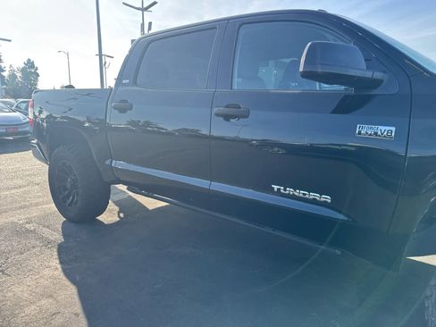 Used 2017 Toyota Tundra SR5 image 5