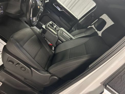 Used 2023 Chevrolet Silverado 1500 LT AWD/4WD image 12