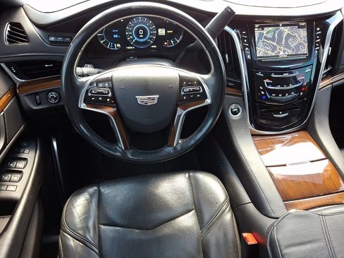 Used 2020 Cadillac Escalade ESV Luxury w/ Escalade Sport Edition AWD/4WD image 13