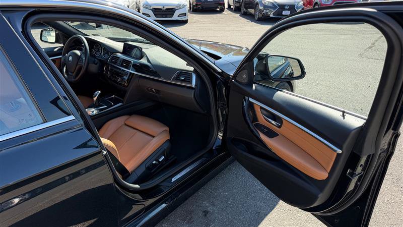 Used 2018 BMW 340i xDrive Sedan w/ Premium Package AWD/4WD image 33