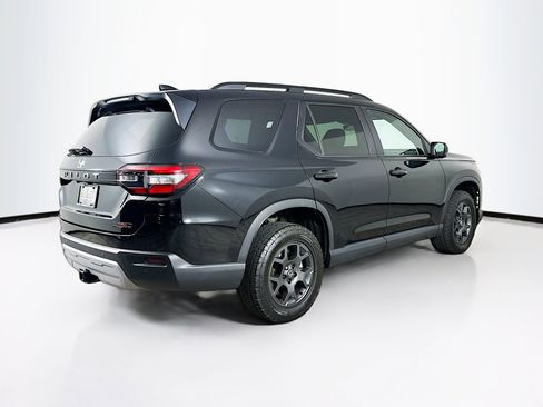 Used 2023 Honda Pilot TrailSport image 9