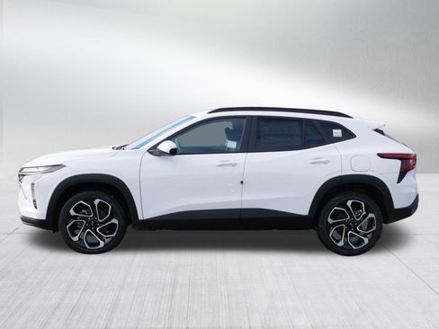 New 2026 Chevrolet Trax RS w/ Sunroof Package image 2