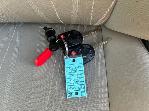 Used 2016 Ford Focus SE w/ SE Power Seat Package image 35