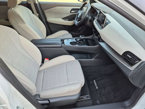 Certified 2023 Nissan Rogue SV FWD image 37