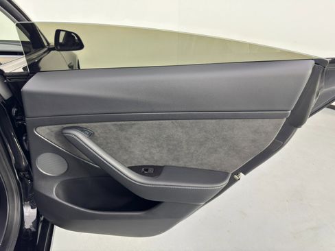 Used 2022 Tesla Model 3 image 45