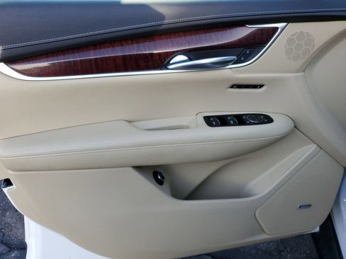 Used 2019 Cadillac XT5 Luxury image 24