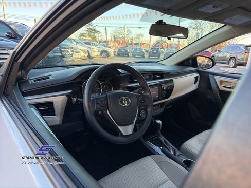 Used 2016 Toyota Corolla LE image 26