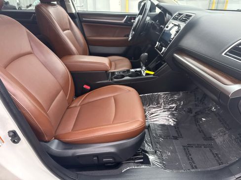 Used 2018 Subaru Outback 3.6R Touring image 19