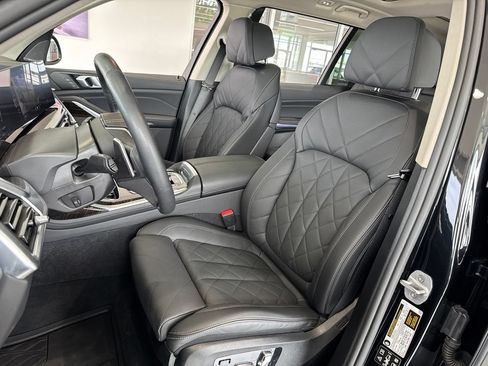 Used 2025 BMW X7 xDrive40i w/ Premium Package AWD/4WD image 17
