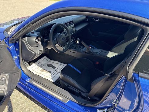 Used 2024 Subaru BRZ tS RWD image 11