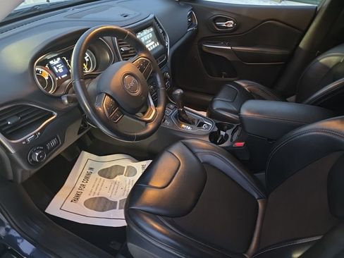 Used 2020 Jeep Cherokee Latitude Plus w/ Cold Weather Group image 12