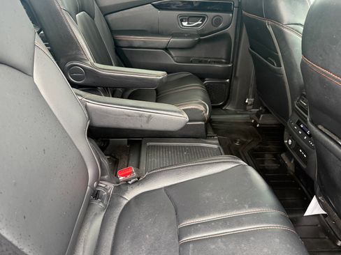 Used 2024 Honda Pilot TrailSport image 29