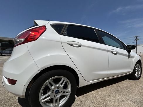 Used 2019 Ford Fiesta SE FWD image 3