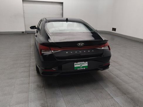 Used 2021 Hyundai Elantra SE FWD image 6