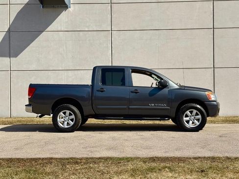 Used 2012 Nissan Titan SV image 7