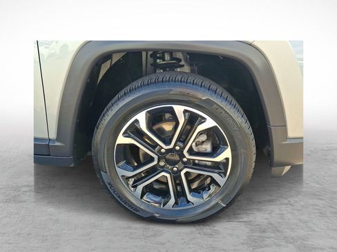 Certified 2022 Jeep Compass Limited image 9