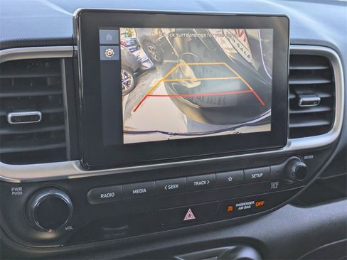 Used 2025 Hyundai Venue SEL image 16