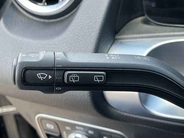 Used 2023 Mercedes-Benz GLB 250 4MATIC image 42