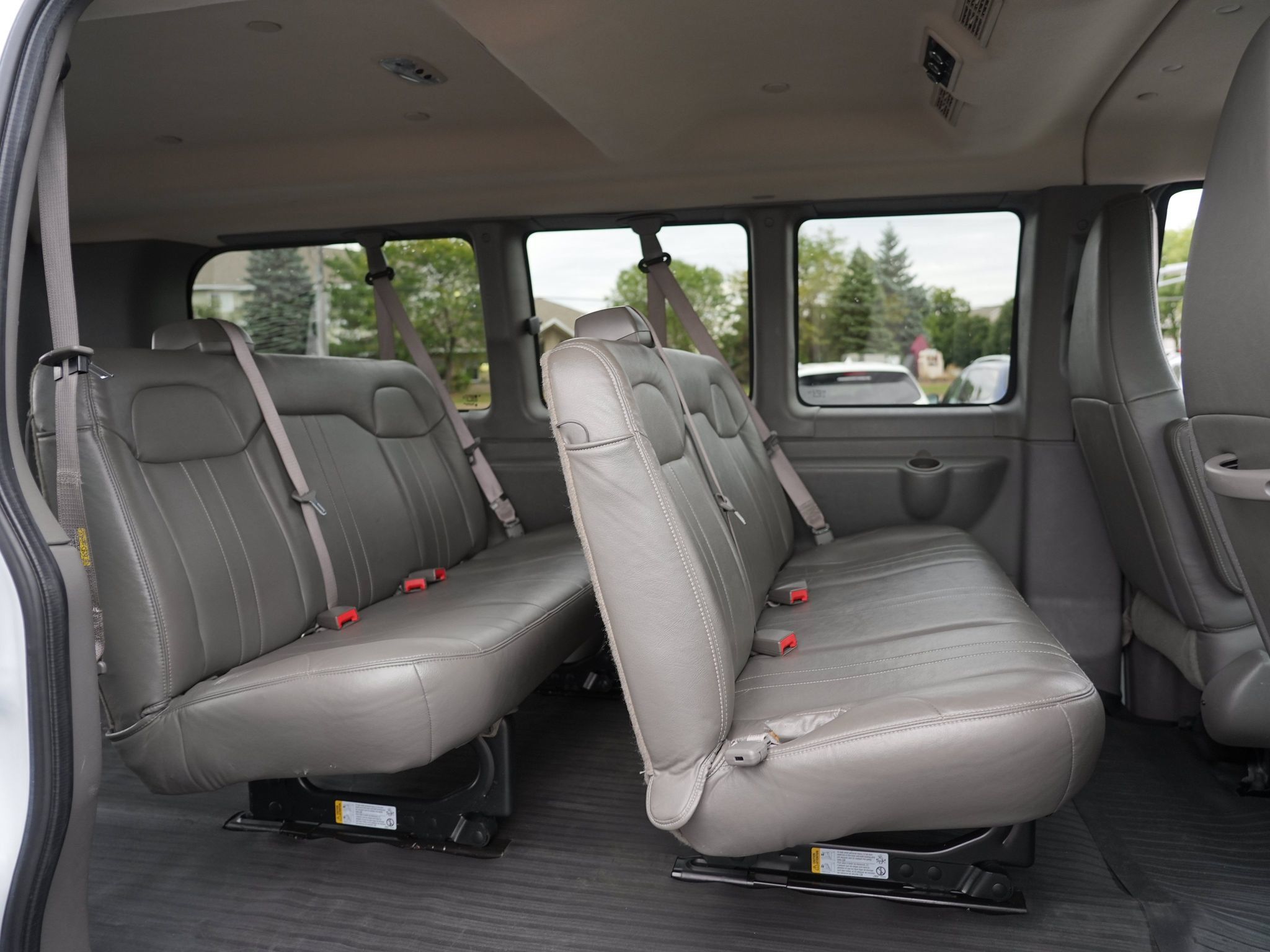 Used 2017 Chevrolet Express 2500 LS RWD image 19