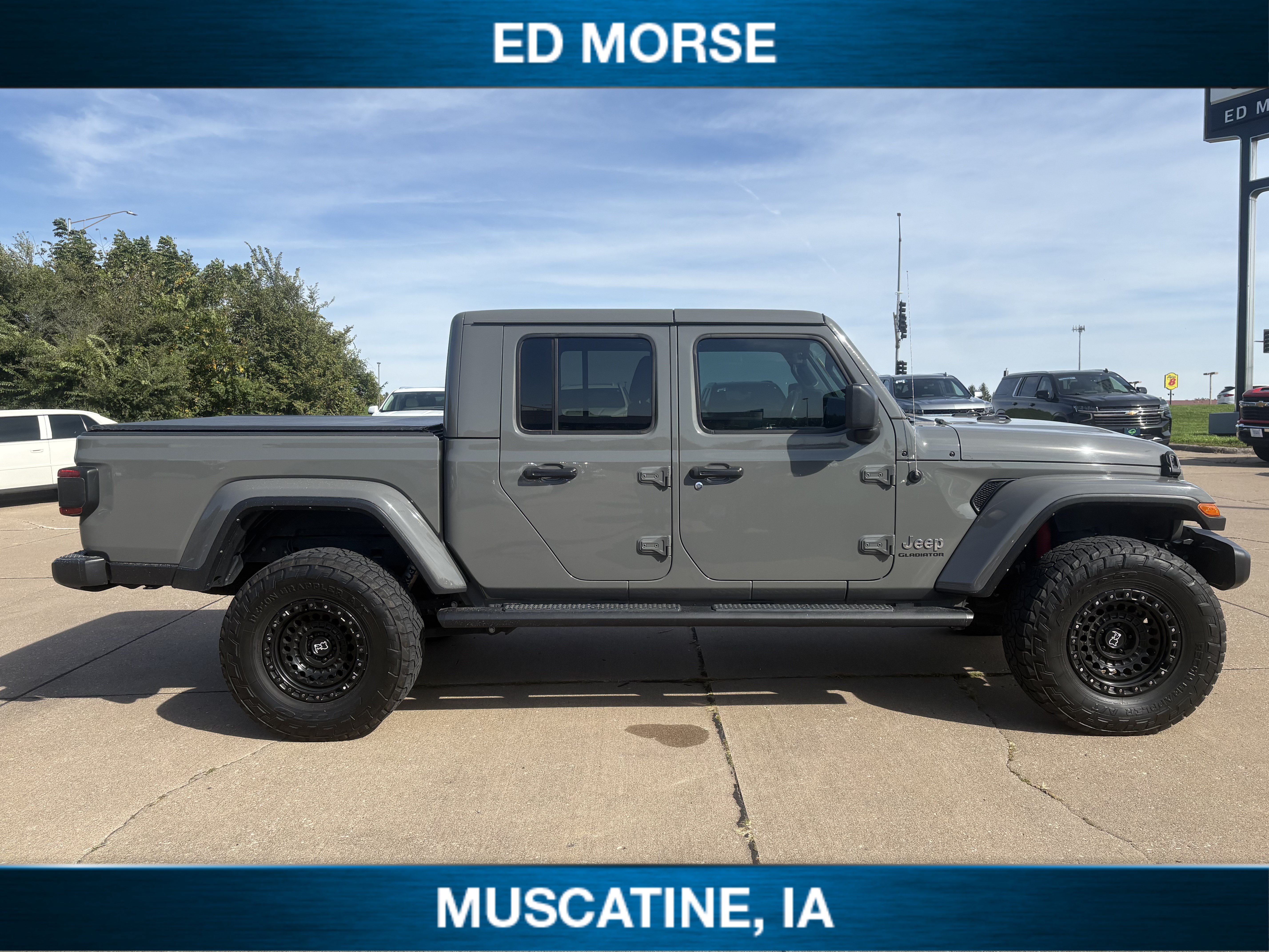 Used 2022 Jeep Gladiator Overland w/ Popular Equipment Package AWD/4WD image 3