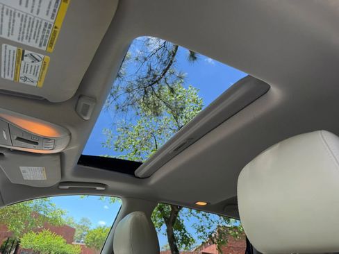 Used 2019 INFINITI QX60 Luxe w/ Essential Package FWD image 18
