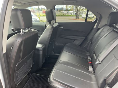 Used 2017 Chevrolet Equinox Premier w/ Enhanced Convenience Package AWD/4WD image 13
