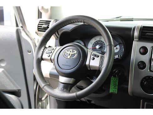 Used 2012 Toyota FJ Cruiser 4WD w/ Convenience Pkg image 15
