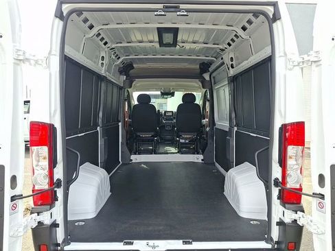 Used 2024 RAM ProMaster 2500 w/ Safety Group FWD image 25