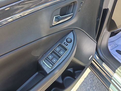 Used 2018 Chevrolet Impala Premier FWD image 14