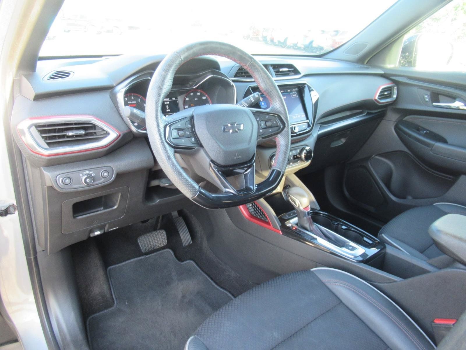 Used 2023 Chevrolet TrailBlazer RS w/ Convenience Package FWD image 17