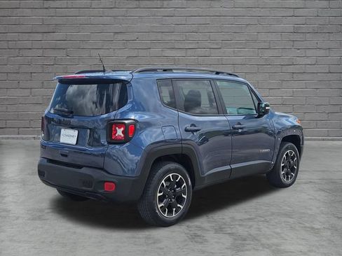 Used 2023 Jeep Renegade Latitude AWD/4WD image 5